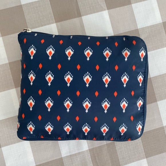 Rune Navy Patterned Travel Collapsible Tote Bag - Picture 4 of 9